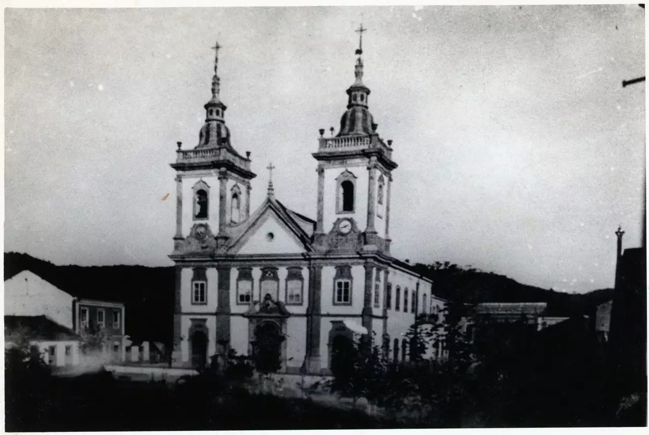 Basílica Histórica (Basílica Velha)